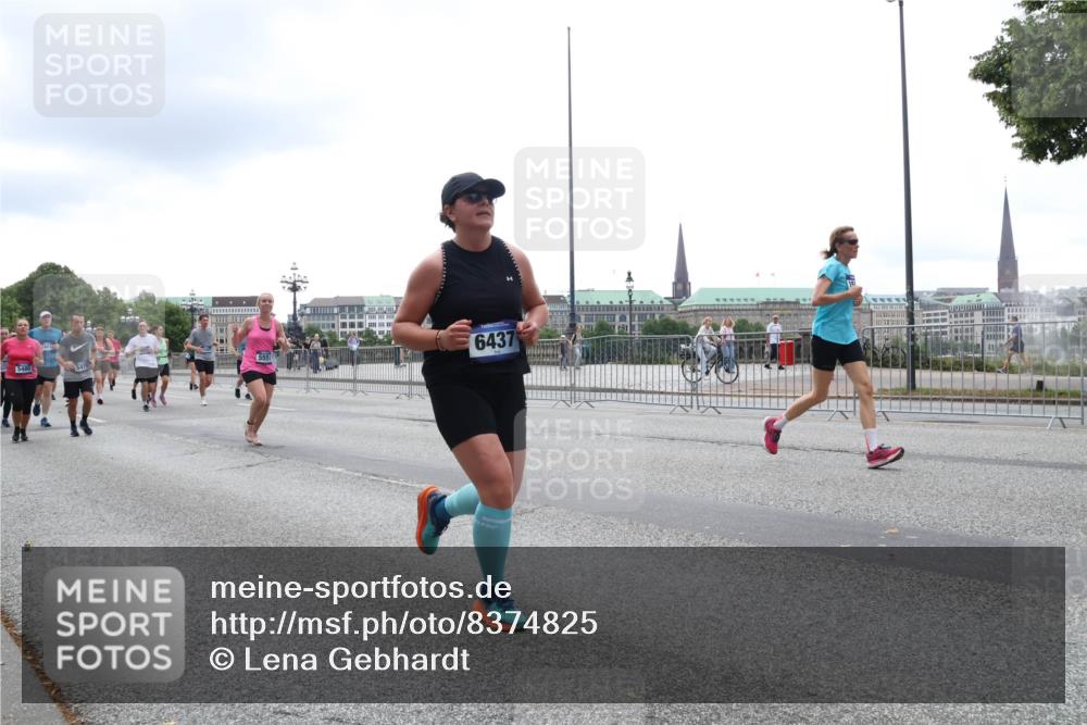 29.06.2025 - hella hamburg halbmarathon Lena Gebhardt http://msf.ph/oto/8374825 29.06.2025 10:49:06 Lombardsbrücke 5480, 6437, 1167, 1525, 2067, 2160, 2395, 2437, 2438, 2527, 2541, 2713, 2716, 2792, 2927, 3070, 3086, 3215, 3232, 3253, 4403, 4525, 4527, 4589, 4809, 5010, 5106, 5118, 5463, 5479, 5480, 5551, 6015, 6437, 6566, 6979, 6989, 7062, 7203, 7301, 7931, 7936, 7947, 7948, 8549, 9245, 9341, 9359, 9552, 10033, 10038, 10081, 10130, 10204, 10333, 10366, 10479, 10524, 10654, 10656, 10782, 10785, 11000, 11031, 11192, 11364, 11365, 13845, 16701 meine-sportfotos.de