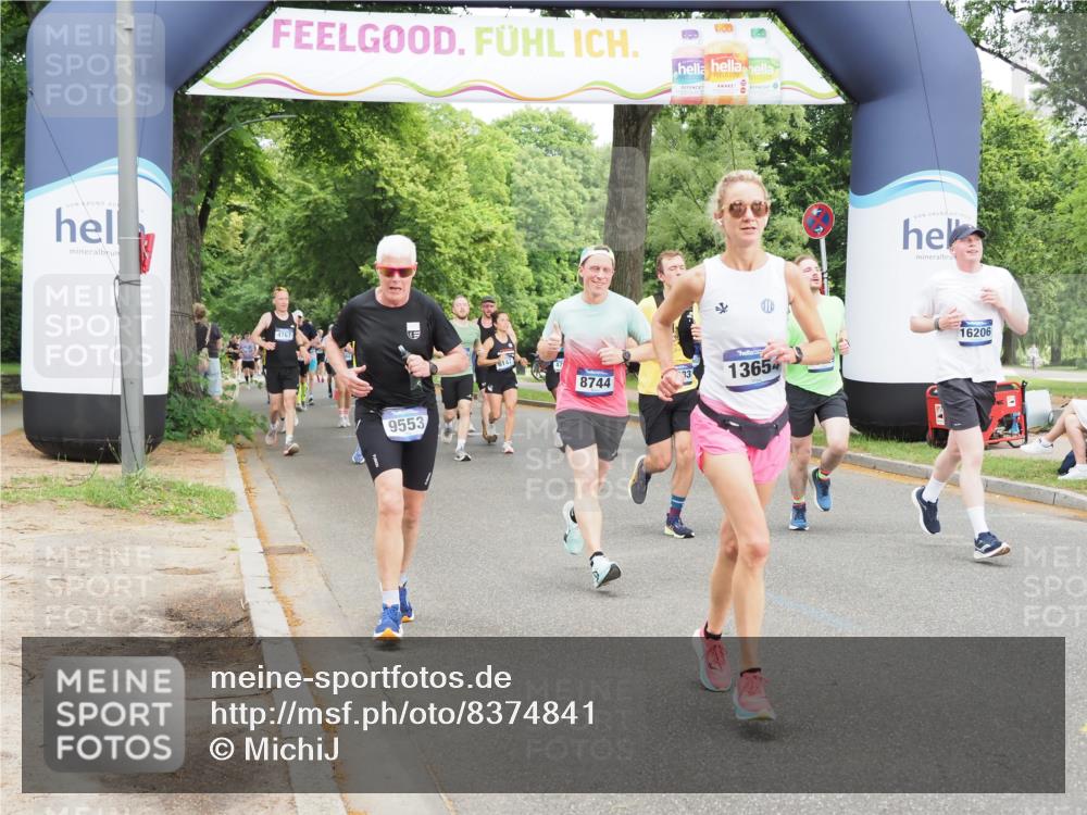 29.06.2025 - hella hamburg halbmarathon MichiJ http://msf.ph/oto/8374841 29.06.2025 10:45:15 Zwischen KM18-KM19 4319, 4379, 4708, 6147, 6531, 8744, 9553, 9555, 10518, 10587, 10896, 12879, 13654, 13761, 14928, 15083, 15229, 16206 meine-sportfotos.de