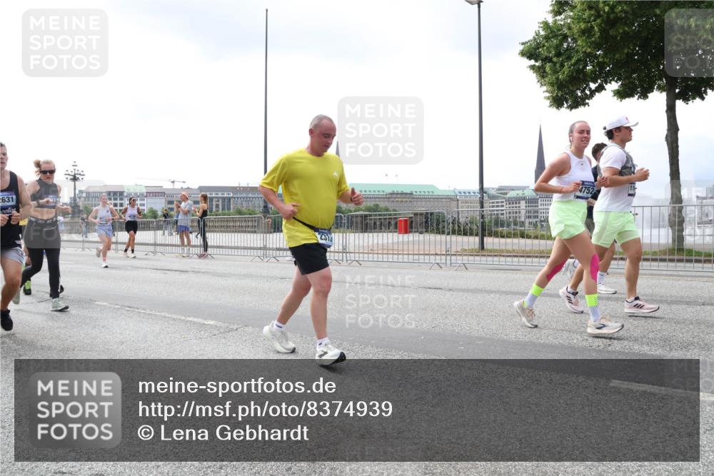 29.06.2025 - hella hamburg halbmarathon Lena Gebhardt http://msf.ph/oto/8374939 29.06.2025 10:39:57 Lombardsbrücke 2631, 4752, 1058, 1076, 1291, 1586, 1691, 1899, 2019, 2254, 2313, 2572, 2578, 2866, 2888, 2976, 3046, 3237, 3515, 3607, 3808, 3882, 3883, 3884, 4173, 4271, 4298, 4471, 4609, 4752, 5045, 5229, 5263, 5654, 5701, 5877, 5901, 6097, 6321, 6427, 6428, 6548, 6698, 6719, 6726, 6739, 6750, 6890, 6920, 7045, 7053, 7125, 7199, 7429, 7455, 7456, 8107, 8612, 8995, 9569, 9698, 9747, 9777, 10441 meine-sportfotos.de