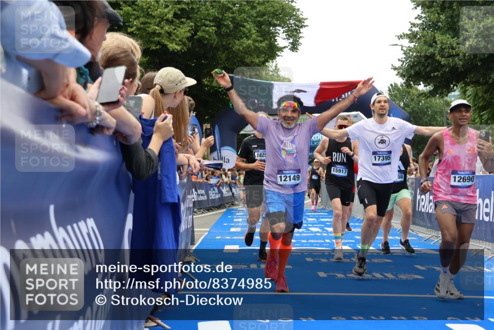 29.06.2025 - hella hamburg halbmarathon Strokosch-Dieckow http://msf.ph/oto/8374985 29.06.2025 10:48:30 Ziel 1163, 1176, 2213, 3747, 4553, 5362, 5421, 6081, 9262, 9538, 10000, 10859, 10860, 11451, 11579, 12149, 12549, 12690, 12840, 13962, 14033, 14990, 15573, 15808, 15917, 17395, 17855, 18251, 18790, 18815, 18923 meine-sportfotos.de