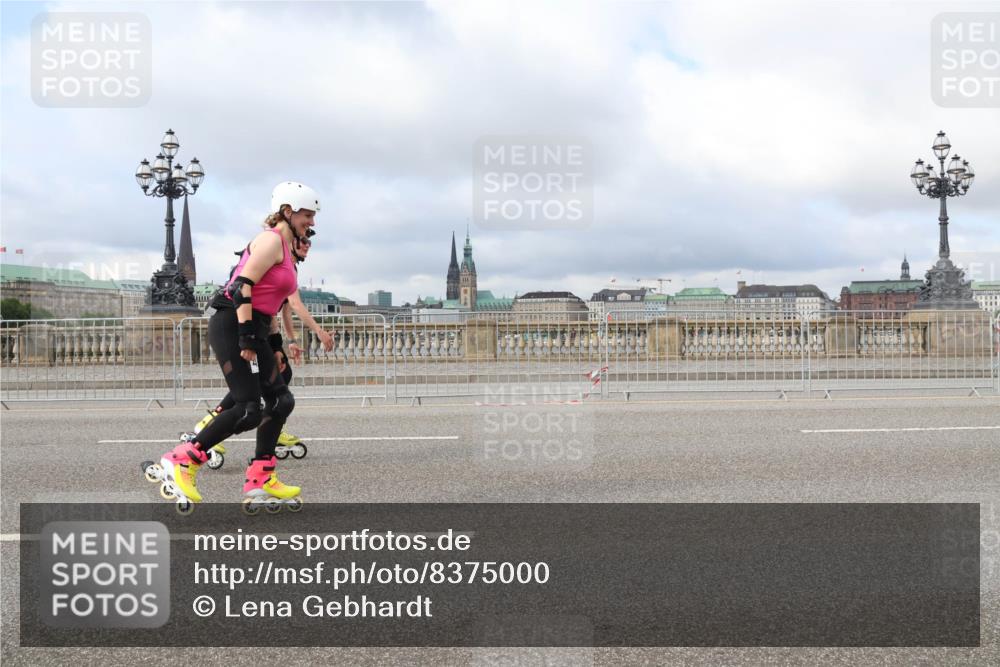 29.06.2025 - hella hamburg halbmarathon Lena Gebhardt http://msf.ph/oto/8375000 29.06.2025 09:13:05 Lombardsbrücke  meine-sportfotos.de