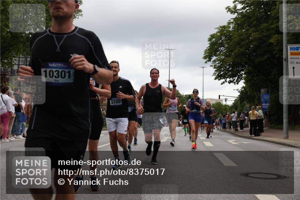 29.06.2025 - hella hamburg halbmarathon Yannick Fuchs http://msf.ph/oto/8375017 29.06.2025 10:54:06 20KM 1019, 1544, 2011, 2091, 2167, 2730, 3169, 3780, 4013, 5272, 6327, 6470, 7259, 8509, 8749, 9006, 9434, 9741, 10271, 10281, 10301, 12422, 12446, 13036, 13847, 13993, 14224, 14471, 14577, 14823, 15083, 15344, 15673, 15901, 16439, 16608, 18130, 18200, 18202, 18254, 18624, 18701, 19178 meine-sportfotos.de