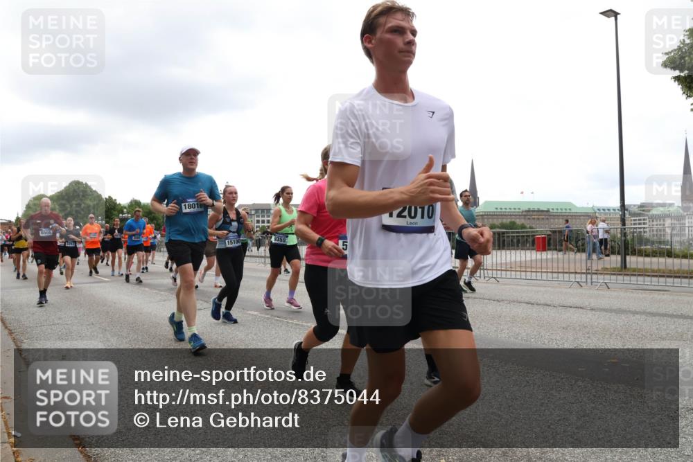 29.06.2025 - hella hamburg halbmarathon Lena Gebhardt http://msf.ph/oto/8375044 29.06.2025 10:49:10 Lombardsbrücke 6566, 3253, 18016, 15100, 9359, 5, 2010, 1525, 2067, 2160, 2395, 2437, 2438, 2527, 2541, 2713, 2792, 2927, 3070, 3086, 3183, 3215, 3232, 3253, 3383, 4403, 4525, 4527, 4589, 4769, 4809, 5010, 5106, 5118, 5463, 5479, 5480, 5551, 6015, 6437, 6566, 6979, 6989, 7062, 7203, 7301, 7931, 7936, 8549, 9245, 9261, 9341, 9359, 9552, 10033, 10038, 10081, 10130, 10333, 10366, 10479, 10524, 10654, 10656, 10782, 10785, 11000, 11031, 11192, 11364, 11365, 11558 meine-sportfotos.de