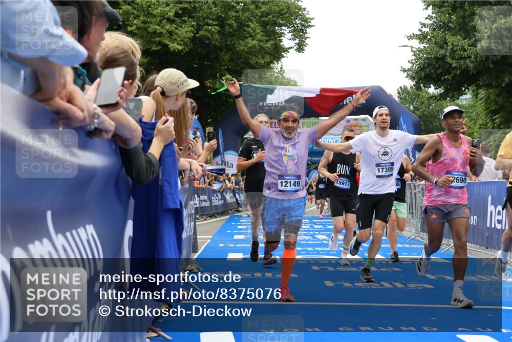 29.06.2025 - hella hamburg halbmarathon Strokosch-Dieckow http://msf.ph/oto/8375076 29.06.2025 10:48:30 Ziel 1163, 1176, 2213, 3747, 4553, 5362, 5421, 6081, 9262, 9538, 10000, 10859, 10860, 11451, 11579, 12149, 12549, 12690, 12840, 13962, 14033, 14990, 15573, 15808, 15917, 17395, 17855, 18251, 18790, 18815, 18923 meine-sportfotos.de