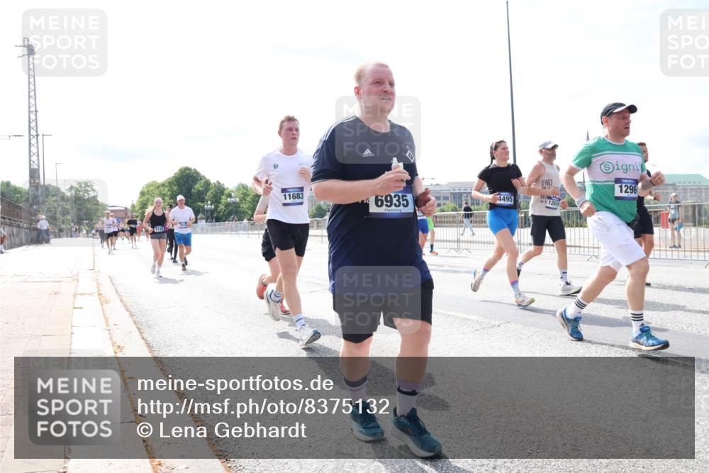 29.06.2025 - hella hamburg halbmarathon Lena Gebhardt http://msf.ph/oto/8375132 29.06.2025 10:15:08 Lombardsbrücke 2140, 11683, 6935, 4495, 12634, 1296, 1071, 1296, 1379, 1524, 1575, 1745, 2046, 2140, 2281, 2601, 2690, 2720, 3025, 3454, 3507, 3509, 3513, 3650, 3691, 3844, 4495, 4641, 5191, 5271, 5608, 5800, 5981, 5986, 6181, 6248, 6317, 6935, 7195, 7439, 7452, 7809, 7810, 7881, 8055, 8237, 8239, 8256, 8275, 8522, 8563, 8609, 8755, 8854, 9113, 9173, 9307, 9423, 9556, 9663, 9709, 9847, 9911, 9975, 9997, 10391, 10589, 10717, 10858, 10963, 11271, 11598, 13453, 13500, 15150, 15740 meine-sportfotos.de