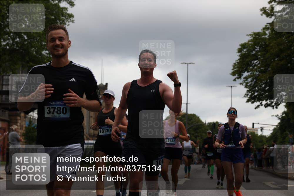 29.06.2025 - hella hamburg halbmarathon Yannick Fuchs http://msf.ph/oto/8375134 29.06.2025 10:54:07 20KM 1019, 1544, 2011, 2091, 2167, 2730, 3169, 3780, 4013, 5272, 6327, 6470, 7259, 8509, 8749, 9006, 9434, 9741, 10271, 10281, 10301, 12422, 12446, 13036, 13847, 13993, 14224, 14471, 14577, 14823, 15083, 15344, 15673, 15901, 16439, 16608, 18130, 18200, 18202, 18254, 18624, 18701, 19178 meine-sportfotos.de