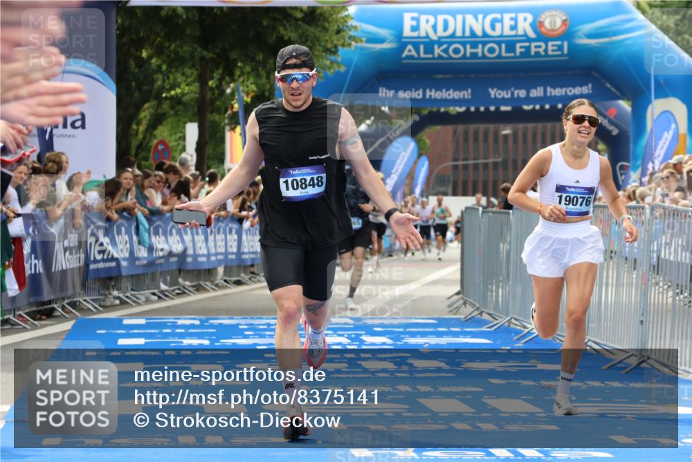29.06.2025 - hella hamburg halbmarathon Strokosch-Dieckow http://msf.ph/oto/8375141 29.06.2025 10:26:40 Ziel 1065, 1577, 9565, 10848, 19076 meine-sportfotos.de