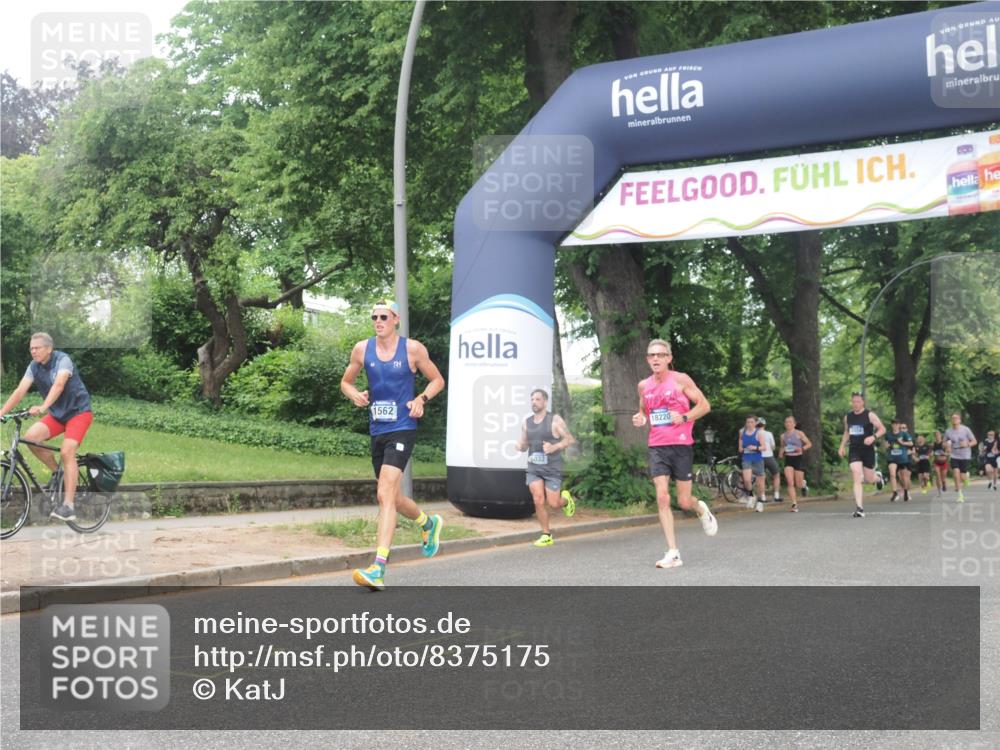 29.06.2025 - hella hamburg halbmarathon KatJ http://msf.ph/oto/8375175 29.06.2025 10:24:18 Zwischen KM18-KM19 1562, 4050, 4740, 6032 meine-sportfotos.de