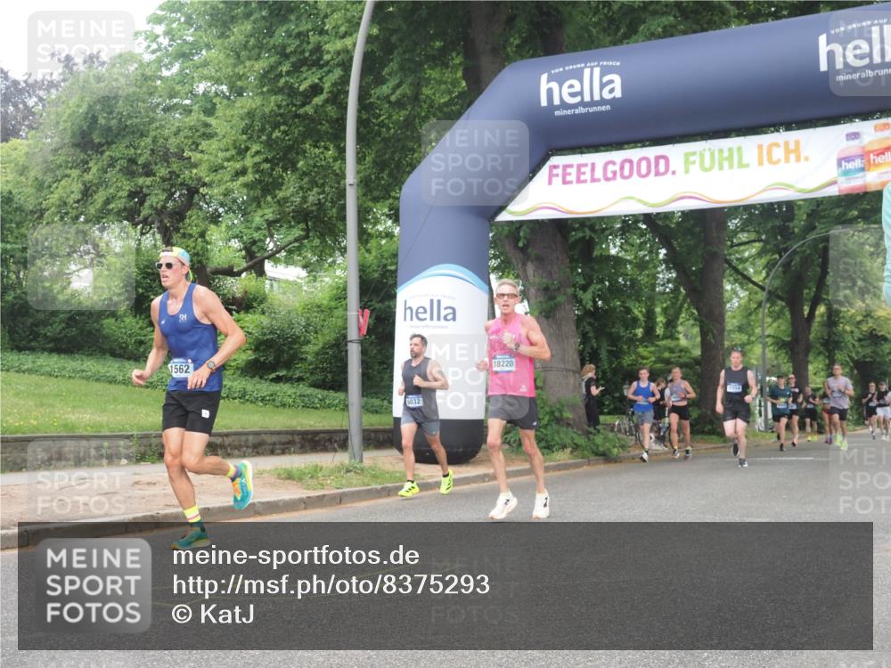 29.06.2025 - hella hamburg halbmarathon KatJ http://msf.ph/oto/8375293 29.06.2025 10:24:19 Zwischen KM18-KM19 1562, 5554, 6032 meine-sportfotos.de