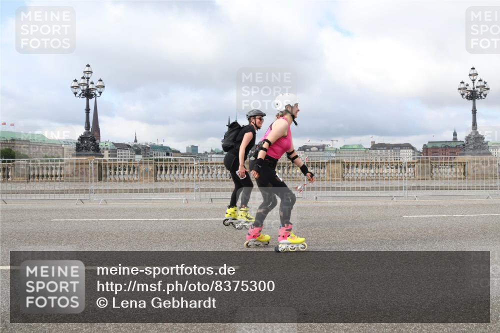 29.06.2025 - hella hamburg halbmarathon Lena Gebhardt http://msf.ph/oto/8375300 29.06.2025 09:13:05 Lombardsbrücke  meine-sportfotos.de