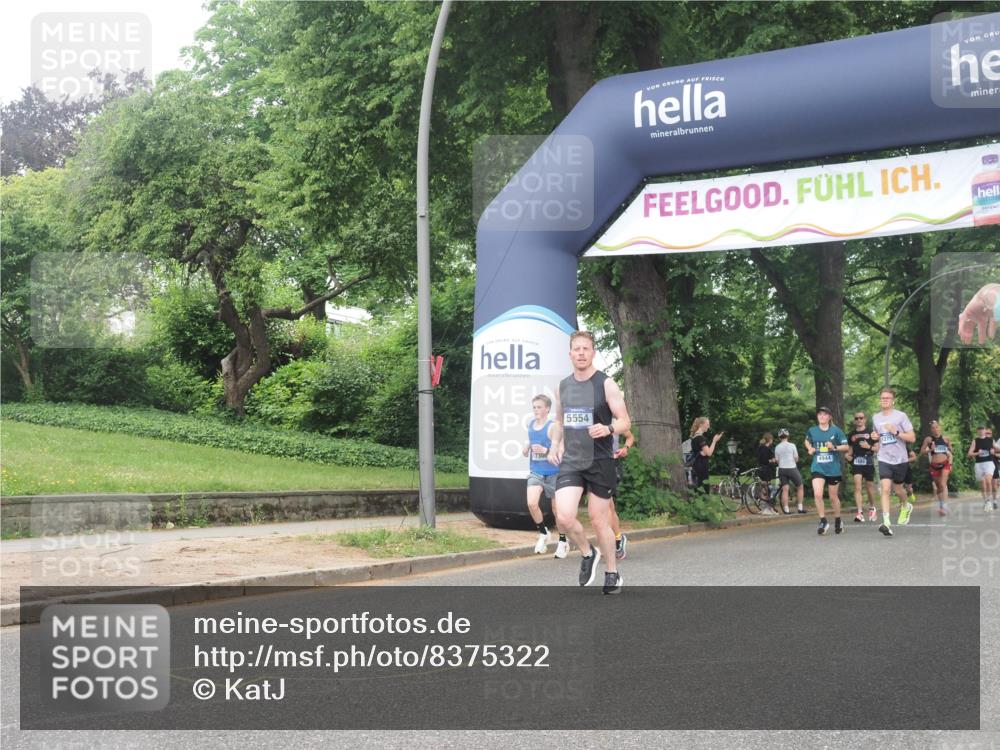 29.06.2025 - hella hamburg halbmarathon KatJ http://msf.ph/oto/8375322 29.06.2025 10:24:21 Zwischen KM18-KM19 1562, 5554, 6032 meine-sportfotos.de