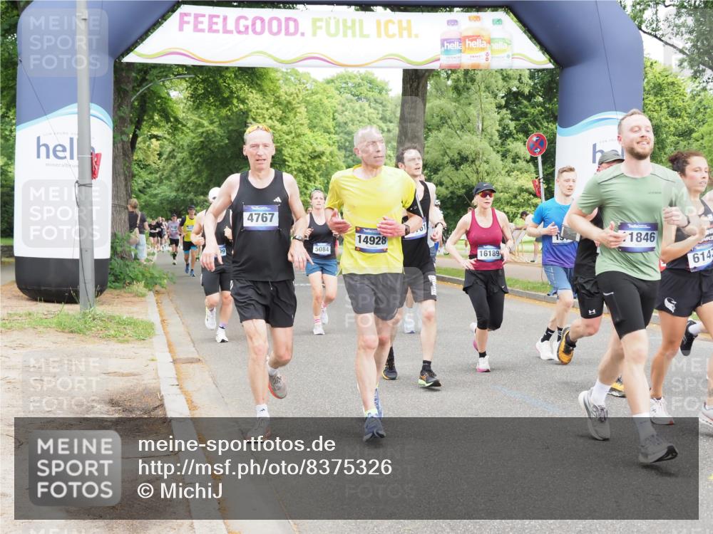 29.06.2025 - hella hamburg halbmarathon MichiJ http://msf.ph/oto/8375326 29.06.2025 10:45:18 Zwischen KM18-KM19 1319, 4319, 4379, 4708, 4767, 5084, 6138, 6147, 6531, 8744, 9553, 9555, 10518, 10587, 11846, 12879, 13407, 13654, 13761, 14928, 15083, 15217, 15229, 15434, 16189, 16206, 16608 meine-sportfotos.de