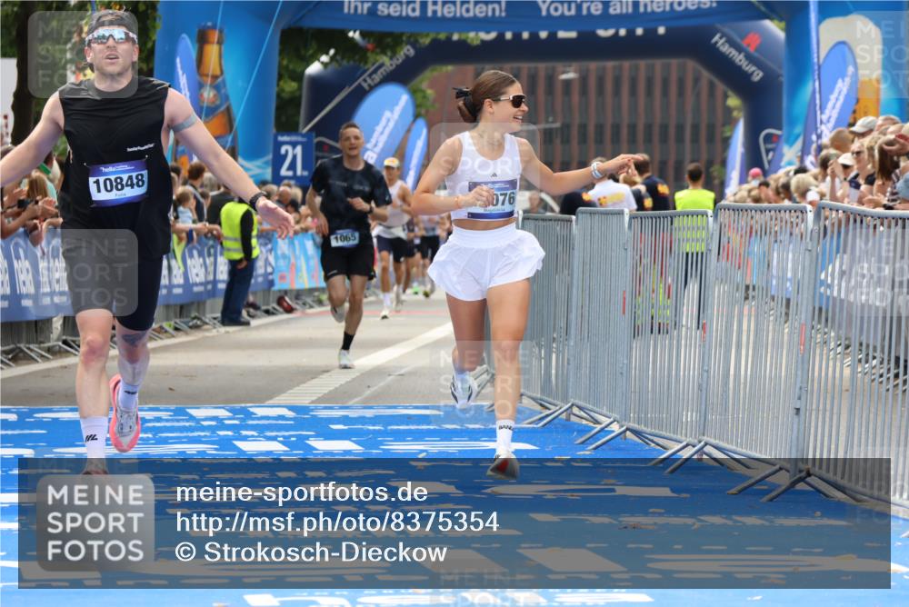 29.06.2025 - hella hamburg halbmarathon Strokosch-Dieckow http://msf.ph/oto/8375354 29.06.2025 10:26:38 Ziel 1065, 1577, 9565, 10848, 19076 meine-sportfotos.de