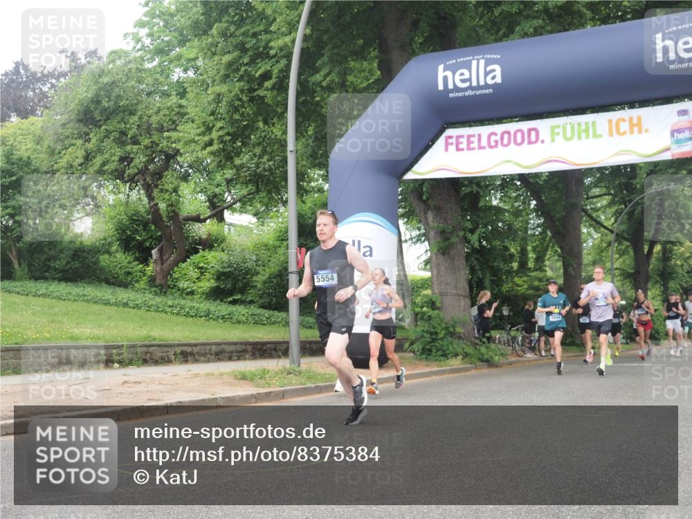 29.06.2025 - hella hamburg halbmarathon KatJ http://msf.ph/oto/8375384 29.06.2025 10:24:21 Zwischen KM18-KM19 1562, 5554, 6032 meine-sportfotos.de