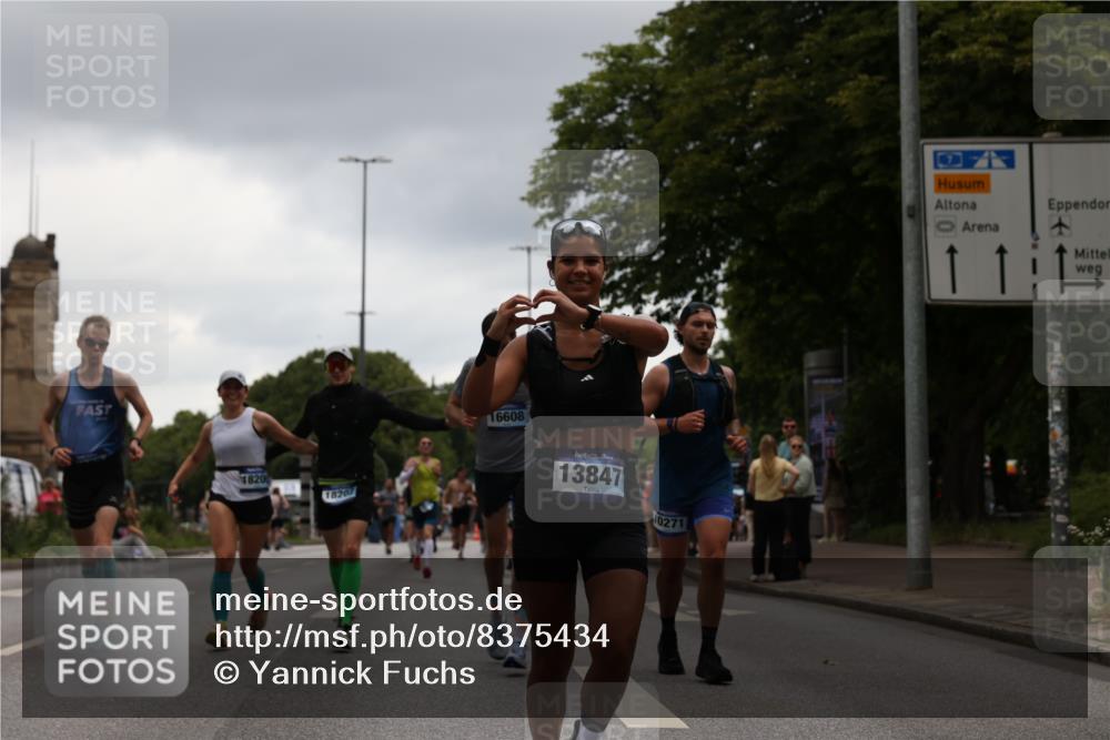 29.06.2025 - hella hamburg halbmarathon Yannick Fuchs http://msf.ph/oto/8375434 29.06.2025 10:54:10 20KM 1019, 1544, 2011, 2091, 2167, 2730, 3169, 3780, 4013, 5272, 7259, 8003, 8509, 8749, 9006, 9434, 10271, 10281, 10301, 11041, 12422, 12446, 13847, 13993, 14224, 14577, 14823, 15344, 15673, 15901, 16439, 16608, 17825, 18130, 18200, 18202, 18254, 18624, 18701, 19159 meine-sportfotos.de