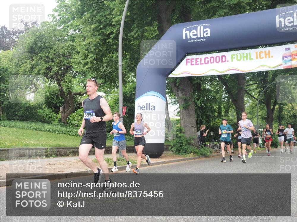 29.06.2025 - hella hamburg halbmarathon KatJ http://msf.ph/oto/8375456 29.06.2025 10:24:22 Zwischen KM18-KM19 1562, 5554, 6032 meine-sportfotos.de