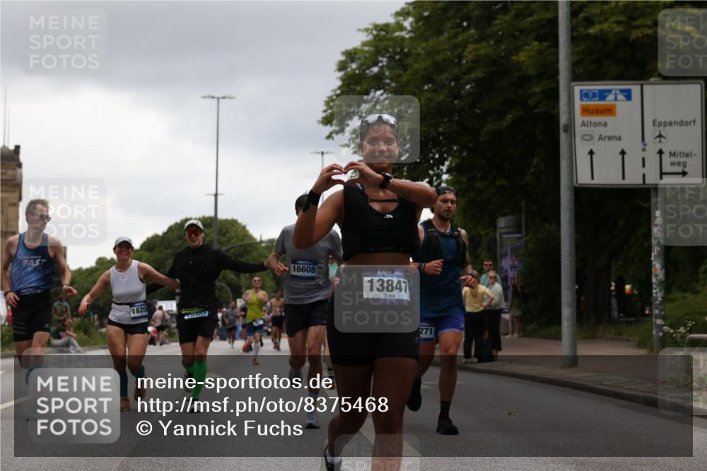 29.06.2025 - hella hamburg halbmarathon Yannick Fuchs http://msf.ph/oto/8375468 29.06.2025 10:54:10 20KM 1019, 1544, 2011, 2091, 2167, 2730, 3169, 3780, 4013, 5272, 7259, 8003, 8509, 8749, 9006, 9434, 10271, 10281, 10301, 11041, 12422, 12446, 13847, 13993, 14224, 14577, 14823, 15344, 15673, 15901, 16439, 16608, 17825, 18130, 18200, 18202, 18254, 18624, 18701, 19159 meine-sportfotos.de