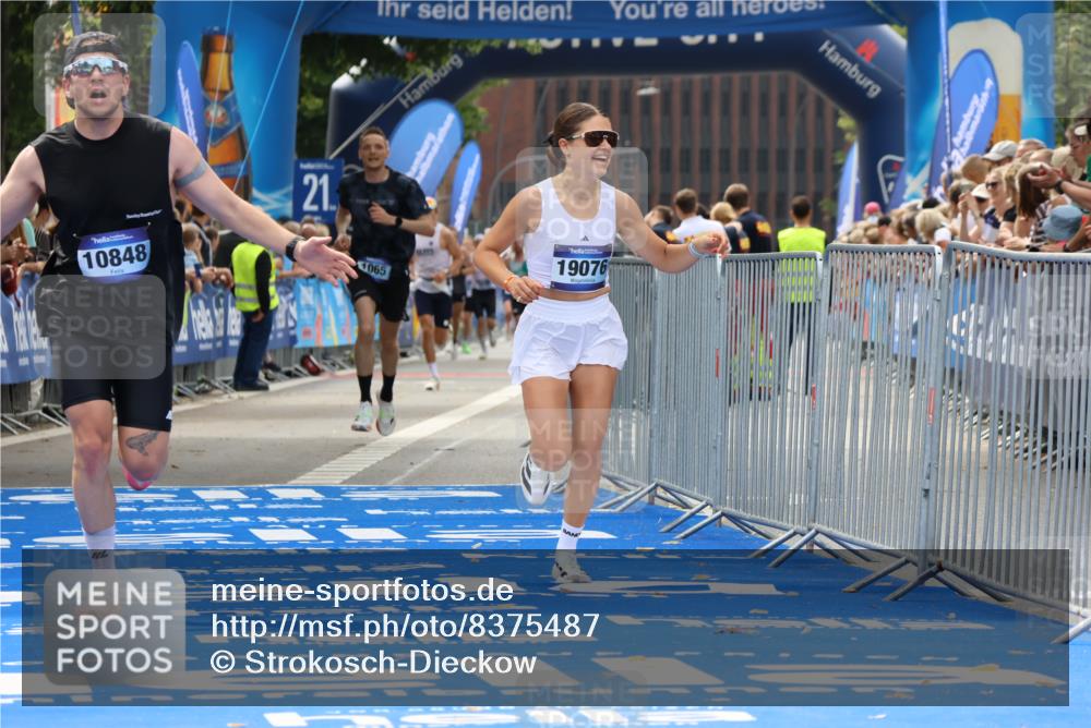 29.06.2025 - hella hamburg halbmarathon Strokosch-Dieckow http://msf.ph/oto/8375487 29.06.2025 10:26:39 Ziel 1065, 1577, 9565, 10848, 19076 meine-sportfotos.de