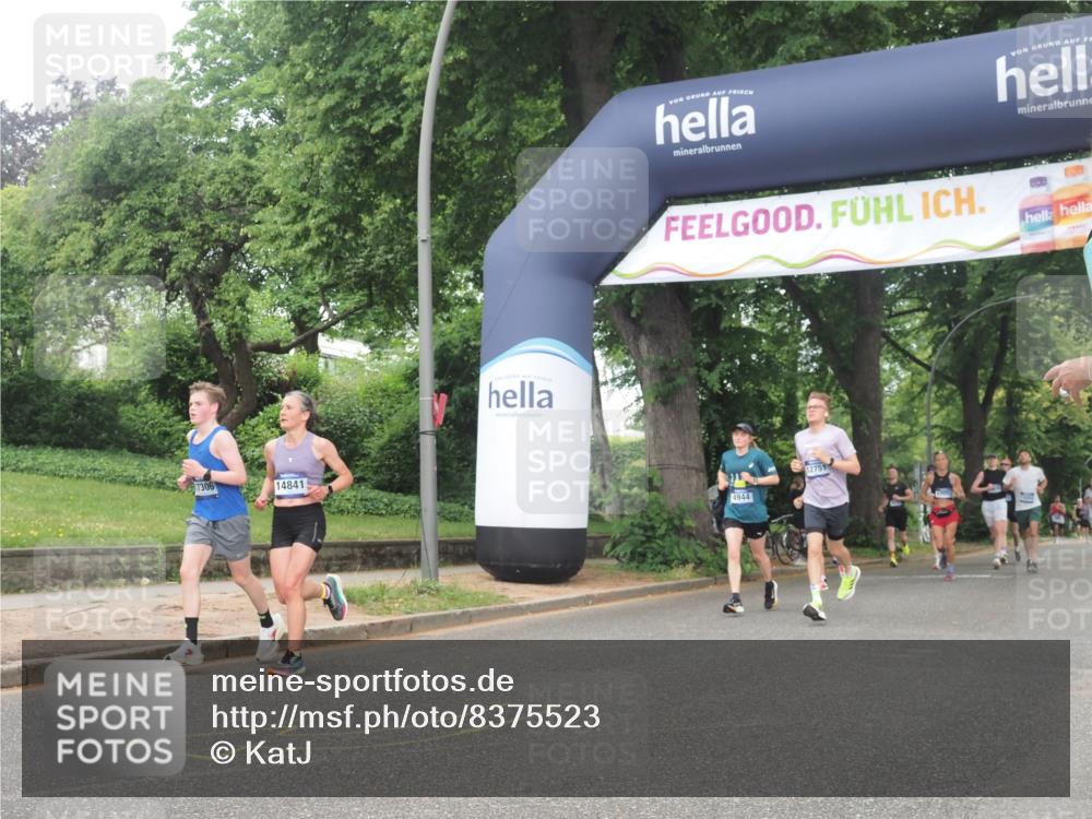 29.06.2025 - hella hamburg halbmarathon KatJ http://msf.ph/oto/8375523 29.06.2025 10:24:22 Zwischen KM18-KM19 1562, 5554, 6032 meine-sportfotos.de