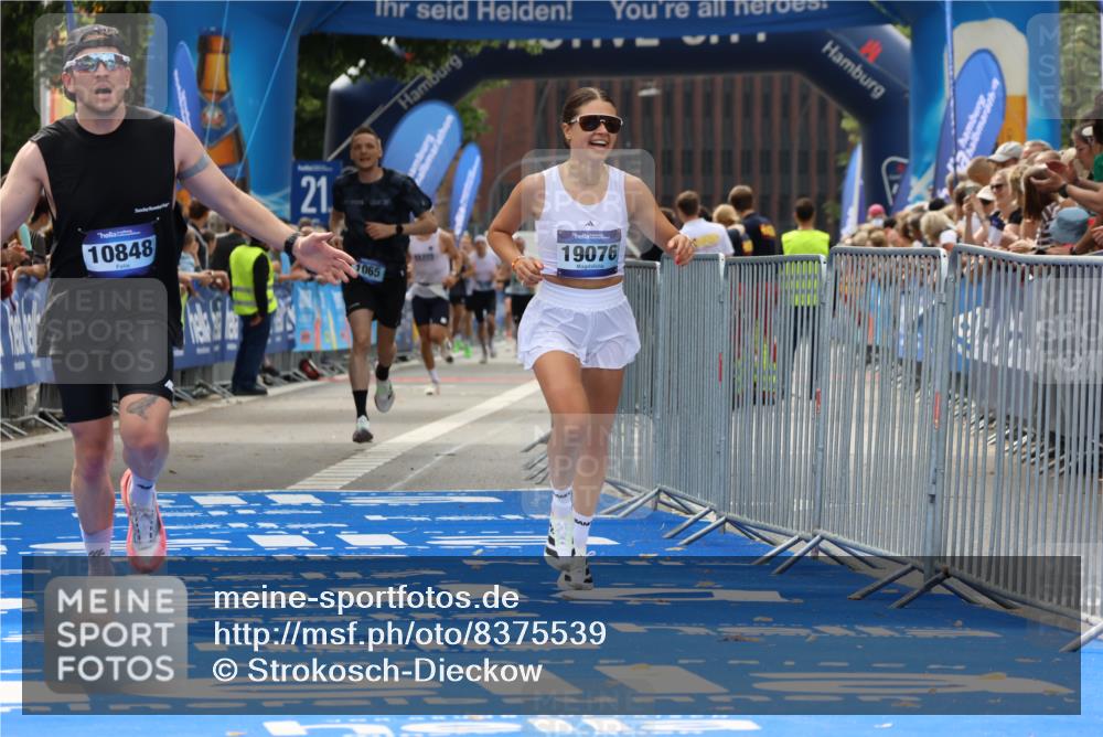29.06.2025 - hella hamburg halbmarathon Strokosch-Dieckow http://msf.ph/oto/8375539 29.06.2025 10:26:39 Ziel 1065, 1577, 9565, 10848, 19076 meine-sportfotos.de