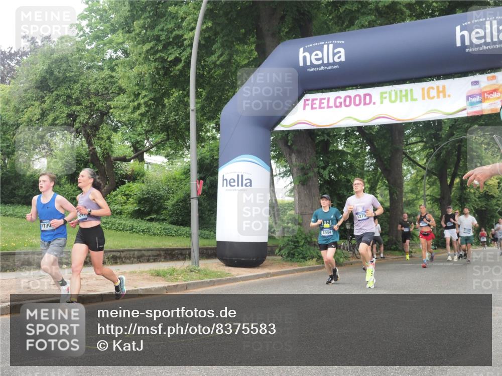 29.06.2025 - hella hamburg halbmarathon KatJ http://msf.ph/oto/8375583 29.06.2025 10:24:22 Zwischen KM18-KM19 1562, 5554, 6032 meine-sportfotos.de