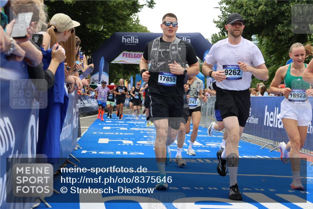 29.06.2025 - hella hamburg halbmarathon Strokosch-Dieckow http://msf.ph/oto/8375646 29.06.2025 10:48:26 Ziel 1163, 1176, 1537, 2213, 3747, 5129, 5362, 5528, 6081, 6923, 7367, 8216, 9262, 10000, 10860, 11451, 11579, 12149, 12549, 12690, 12840, 13962, 14033, 14990, 15808, 15917, 17395, 17745, 17855, 17982, 18251, 18790, 18815, 18923 meine-sportfotos.de