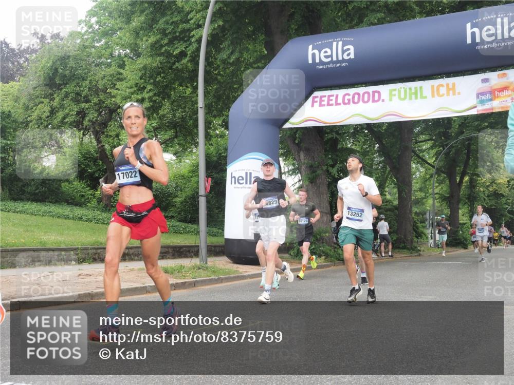 29.06.2025 - hella hamburg halbmarathon KatJ http://msf.ph/oto/8375759 29.06.2025 10:24:26 Zwischen KM18-KM19 1562, 1889, 4944, 5554 meine-sportfotos.de
