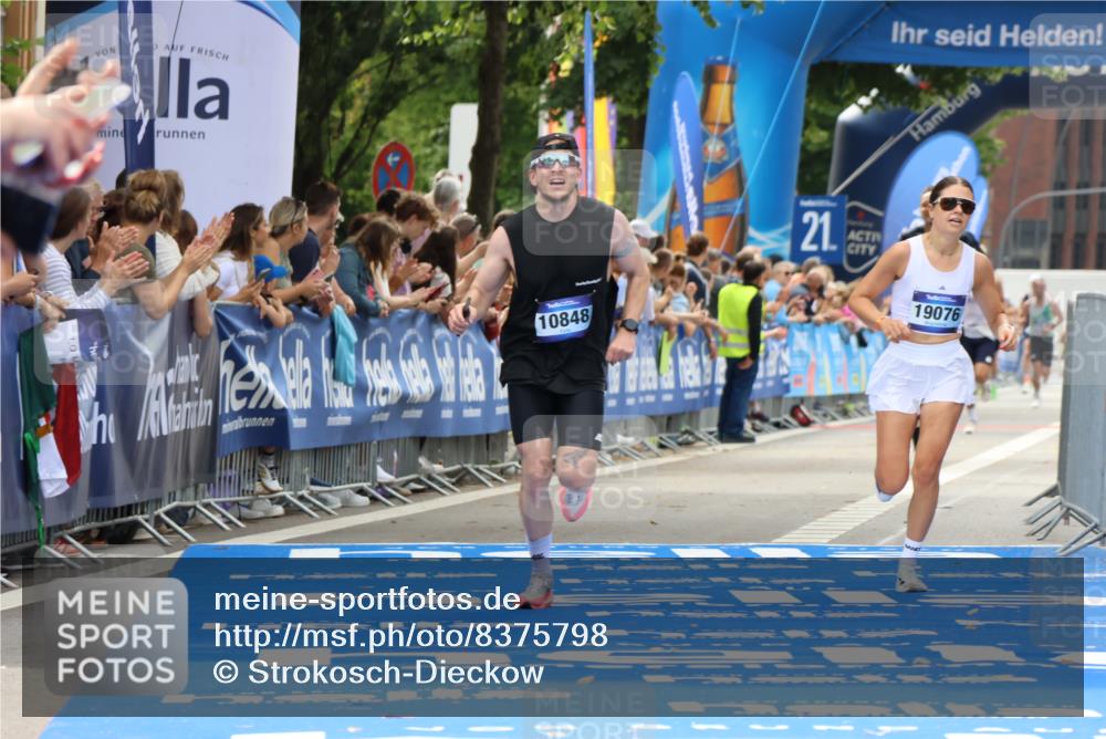 29.06.2025 - hella hamburg halbmarathon Strokosch-Dieckow http://msf.ph/oto/8375798 29.06.2025 10:26:37 Ziel 1065, 1577, 9565, 10848, 19076 meine-sportfotos.de