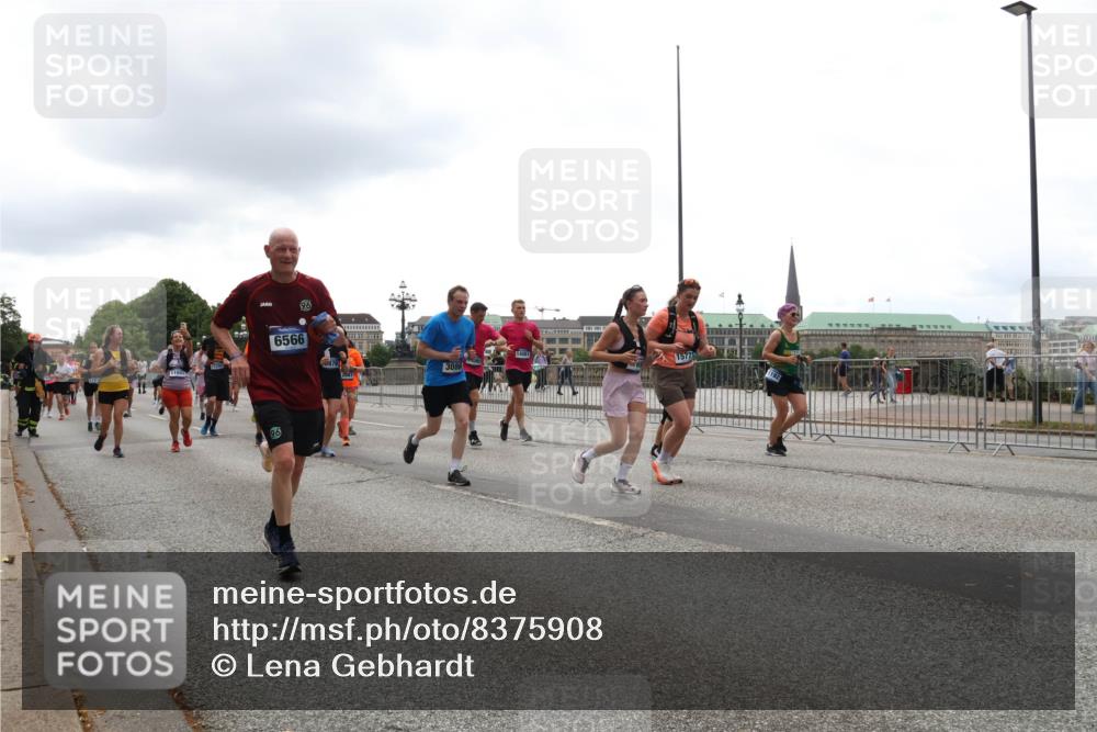 29.06.2025 - hella hamburg halbmarathon Lena Gebhardt http://msf.ph/oto/8375908 29.06.2025 10:49:12 Lombardsbrücke 11601, 96, 6566, 96, 1577, 3086, 1525, 1625, 2067, 2160, 2395, 2527, 2541, 2713, 2792, 2927, 3070, 3086, 3183, 3215, 3232, 3253, 3383, 3943, 4403, 4525, 4527, 4589, 4769, 4809, 5106, 5118, 5463, 5479, 5480, 5551, 6015, 6437, 6566, 6979, 6989, 7062, 7301, 7650, 7931, 7936, 8549, 9245, 9261, 9341, 9359, 9552, 10033, 10038, 10081, 10130, 10333, 10366, 10479, 10524, 10654, 10656, 10782, 10785, 11000, 11031, 11192, 11364, 11365, 11558 meine-sportfotos.de