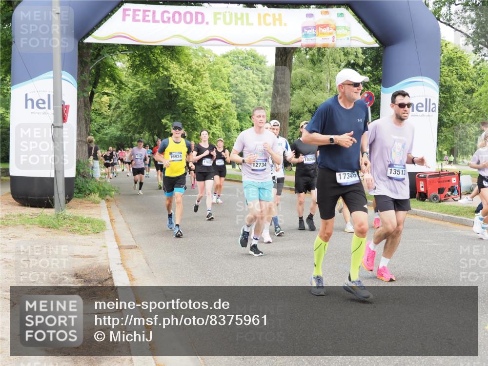 29.06.2025 - hella hamburg halbmarathon MichiJ http://msf.ph/oto/8375961 29.06.2025 10:45:24 Zwischen KM18-KM19 1319, 2159, 4767, 5084, 6138, 7189, 9655, 10268, 11605, 11846, 12734, 12779, 13407, 13512, 14673, 15217, 15434, 16189, 16409, 16563, 16608, 16924, 17346, 17967, 18327 meine-sportfotos.de