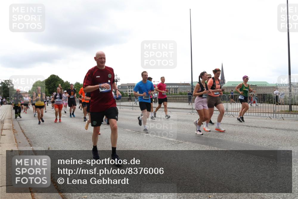29.06.2025 - hella hamburg halbmarathon Lena Gebhardt http://msf.ph/oto/8376006 29.06.2025 10:49:13 Lombardsbrücke 11601, 17207, 96, 96, 1577, 3086, 1769, 11192, 1525, 1625, 2067, 2160, 2395, 2527, 2541, 2713, 2792, 2927, 3070, 3086, 3183, 3215, 3232, 3253, 3383, 3943, 4403, 4525, 4527, 4589, 4769, 4809, 5106, 5118, 5463, 5479, 5480, 5551, 6015, 6191, 6437, 6566, 6979, 6989, 7062, 7301, 7650, 7931, 7936, 8549, 9245, 9261, 9341, 9359, 9552, 10033, 10038, 10081, 10130, 10333, 10479, 10524, 10656, 10782, 10785, 11000, 11031, 11192, 11364, 11365, 11558 meine-sportfotos.de