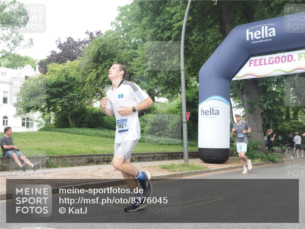 29.06.2025 - hella hamburg halbmarathon KatJ http://msf.ph/oto/8376045 29.06.2025 10:24:32 Zwischen KM18-KM19  meine-sportfotos.de