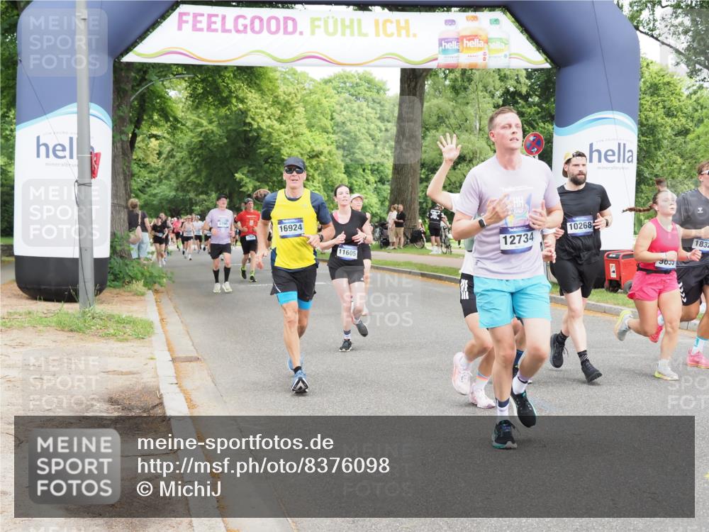 29.06.2025 - hella hamburg halbmarathon MichiJ http://msf.ph/oto/8376098 29.06.2025 10:45:25 Zwischen KM18-KM19 1319, 2159, 4767, 5084, 7189, 9655, 10268, 11605, 11846, 12734, 12779, 13512, 14673, 15217, 16409, 16563, 16608, 16924, 17346, 17967, 18327 meine-sportfotos.de