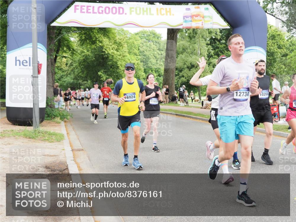 29.06.2025 - hella hamburg halbmarathon MichiJ http://msf.ph/oto/8376161 29.06.2025 10:45:25 Zwischen KM18-KM19 1319, 2159, 4767, 5084, 7189, 9655, 10268, 11605, 11846, 12734, 12779, 13512, 14673, 15217, 16409, 16563, 16608, 16924, 17346, 17967, 18327 meine-sportfotos.de