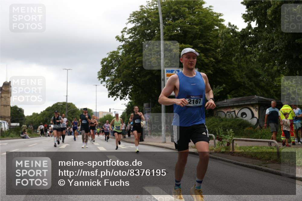 29.06.2025 - hella hamburg halbmarathon Yannick Fuchs http://msf.ph/oto/8376195 29.06.2025 10:54:17 20KM 1019, 1681, 2011, 2091, 2167, 2363, 2730, 4013, 5272, 7259, 8003, 8191, 8509, 8749, 9006, 9434, 10271, 10576, 11041, 11366, 11753, 11937, 12422, 13488, 13847, 13993, 14224, 14577, 14823, 15344, 15901, 16439, 16608, 17491, 17825, 18029, 18130, 18200, 18202, 18254, 18701, 19159 meine-sportfotos.de