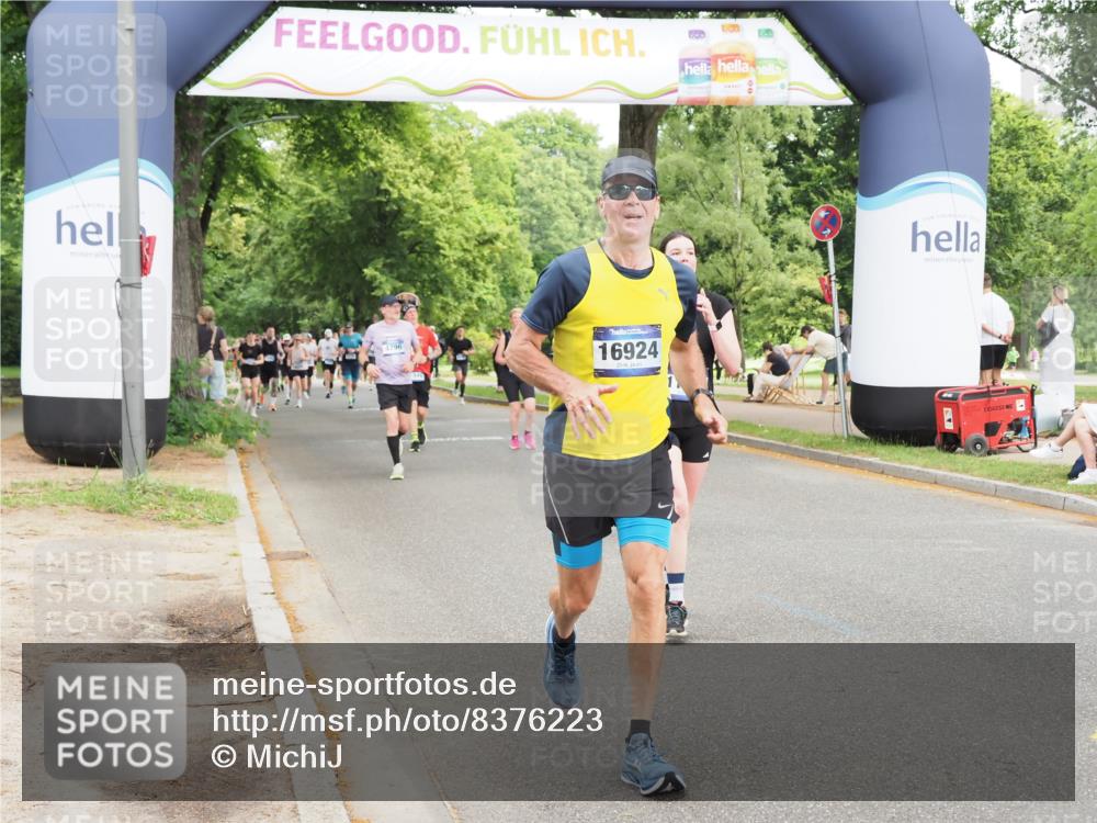 29.06.2025 - hella hamburg halbmarathon MichiJ http://msf.ph/oto/8376223 29.06.2025 10:45:26 Zwischen KM18-KM19 2159, 4767, 7189, 9655, 10268, 11605, 12734, 12779, 13512, 14673, 16409, 16563, 16924, 17346, 17967, 18327 meine-sportfotos.de
