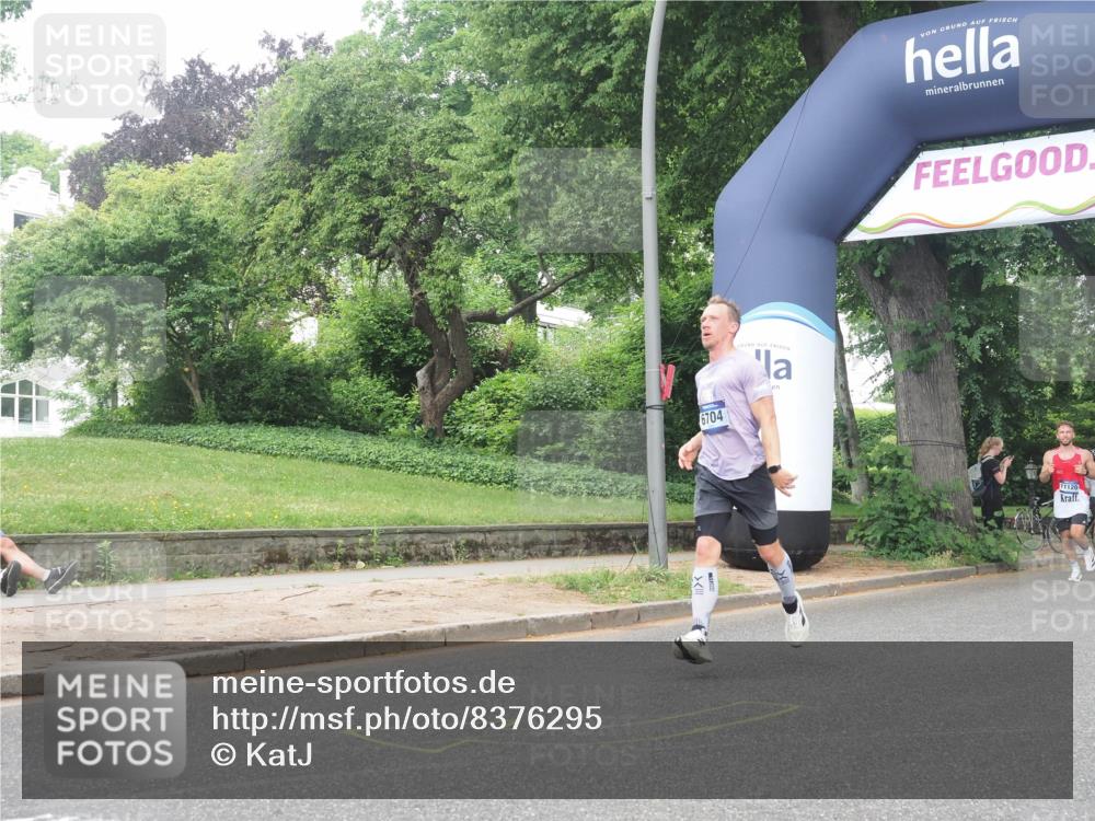 29.06.2025 - hella hamburg halbmarathon KatJ http://msf.ph/oto/8376295 29.06.2025 10:24:34 Zwischen KM18-KM19 6704 meine-sportfotos.de