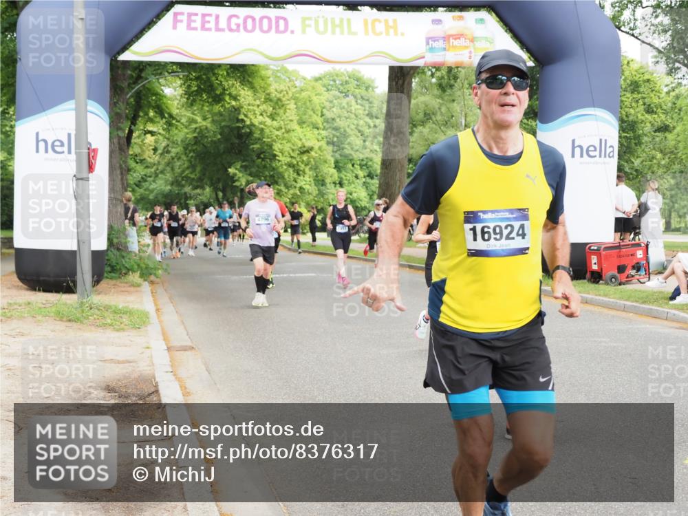 29.06.2025 - hella hamburg halbmarathon MichiJ http://msf.ph/oto/8376317 29.06.2025 10:45:26 Zwischen KM18-KM19 2159, 4767, 7189, 9655, 10268, 11605, 12734, 12779, 13512, 14673, 16409, 16563, 16924, 17346, 17967, 18327 meine-sportfotos.de