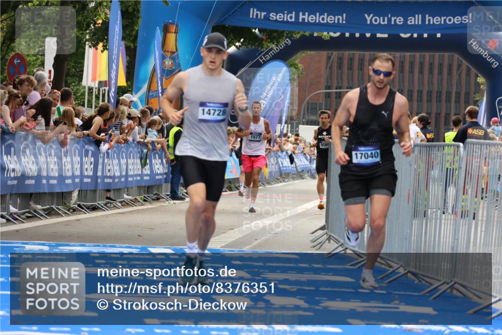 29.06.2025 - hella hamburg halbmarathon Strokosch-Dieckow http://msf.ph/oto/8376351 29.06.2025 10:26:26 Ziel 7380, 14728, 17040 meine-sportfotos.de