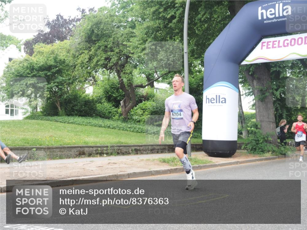 29.06.2025 - hella hamburg halbmarathon KatJ http://msf.ph/oto/8376363 29.06.2025 10:24:35 Zwischen KM18-KM19 6704 meine-sportfotos.de