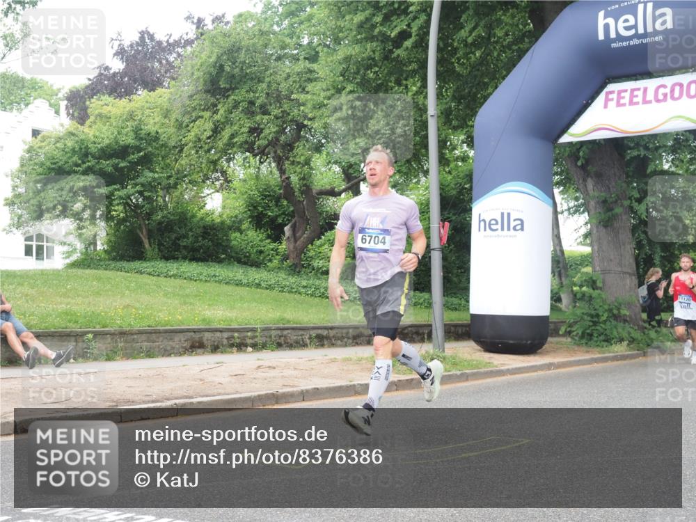 29.06.2025 - hella hamburg halbmarathon KatJ http://msf.ph/oto/8376386 29.06.2025 10:24:35 Zwischen KM18-KM19 6704 meine-sportfotos.de
