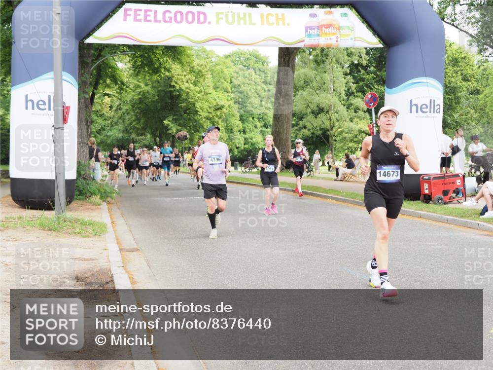 29.06.2025 - hella hamburg halbmarathon MichiJ http://msf.ph/oto/8376440 29.06.2025 10:45:27 Zwischen KM18-KM19 1946, 1951, 2159, 7189, 9655, 10268, 11605, 12734, 12779, 13512, 14673, 16409, 16563, 16924, 17346, 17967, 18327 meine-sportfotos.de