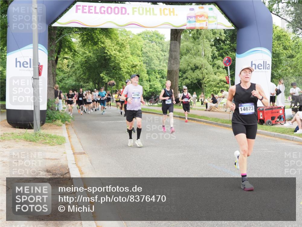 29.06.2025 - hella hamburg halbmarathon MichiJ http://msf.ph/oto/8376470 29.06.2025 10:45:27 Zwischen KM18-KM19 1946, 1951, 2159, 7189, 9655, 10268, 11605, 12734, 12779, 13512, 14673, 16409, 16563, 16924, 17346, 17967, 18327 meine-sportfotos.de