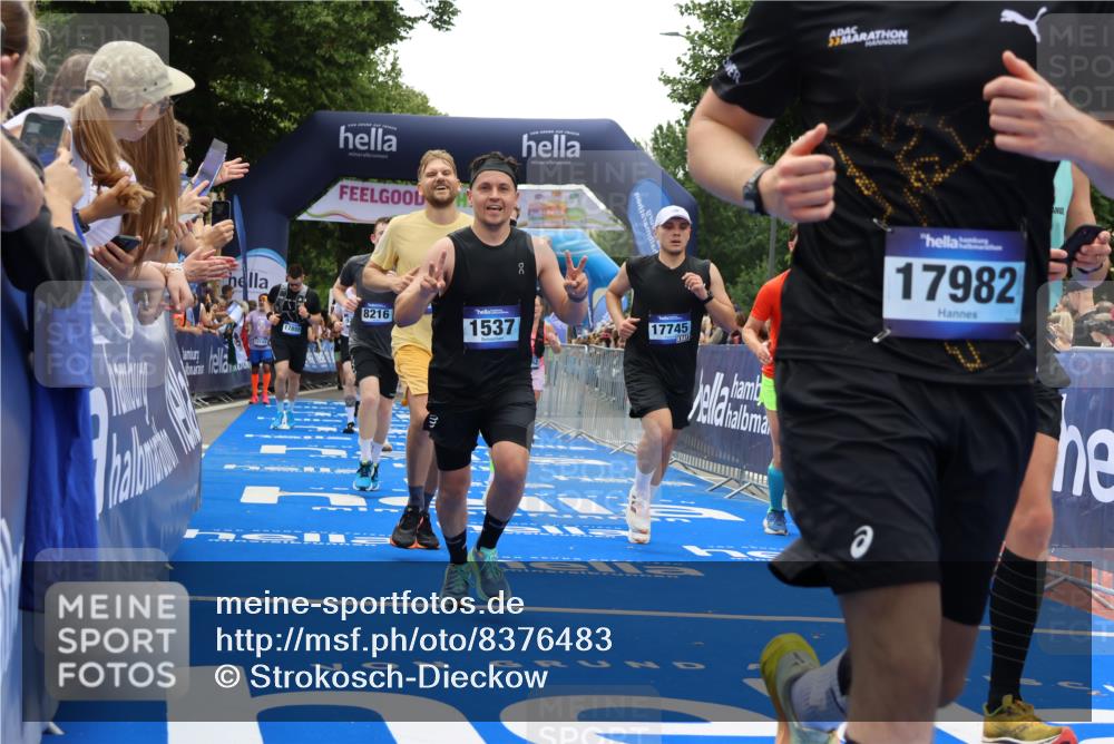 29.06.2025 - hella hamburg halbmarathon Strokosch-Dieckow http://msf.ph/oto/8376483 29.06.2025 10:48:21 Ziel 1537, 3747, 5129, 5362, 5528, 6081, 6923, 7367, 7599, 8216, 9262, 9770, 11211, 11451, 11467, 12549, 12840, 13962, 14797, 14990, 15629, 15735, 17745, 17855, 17982, 18790, 18923, 18963, 19127 meine-sportfotos.de
