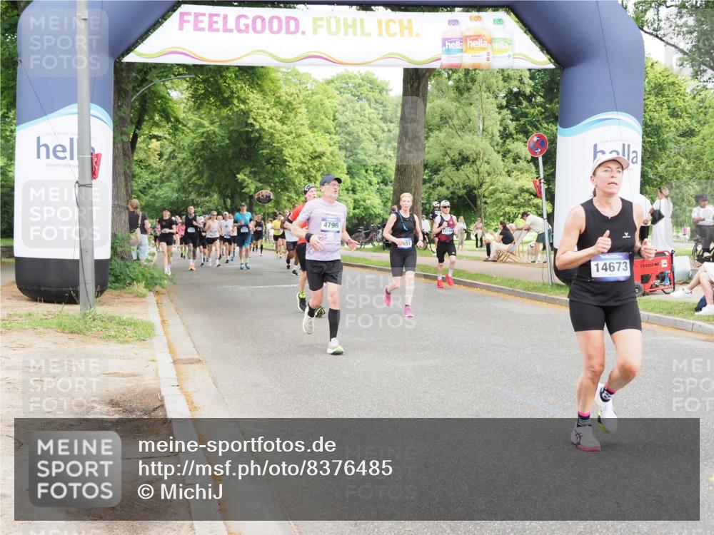 29.06.2025 - hella hamburg halbmarathon MichiJ http://msf.ph/oto/8376485 29.06.2025 10:45:27 Zwischen KM18-KM19 1946, 1951, 2159, 7189, 9655, 10268, 11605, 12734, 12779, 13512, 14673, 16409, 16563, 16924, 17346, 17967, 18327 meine-sportfotos.de