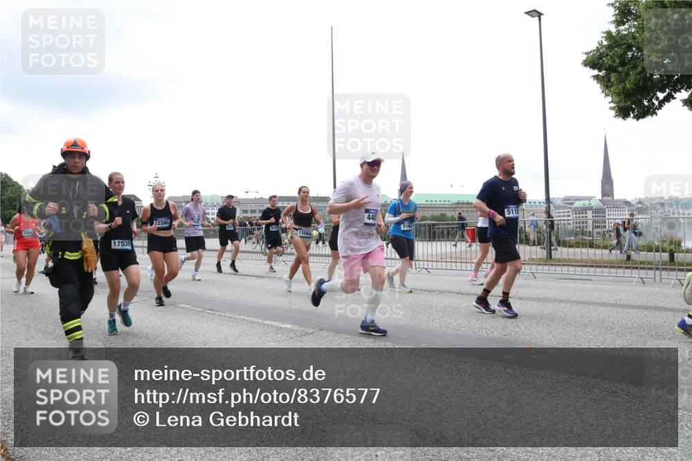 29.06.2025 - hella hamburg halbmarathon Lena Gebhardt http://msf.ph/oto/8376577 29.06.2025 10:49:18 Lombardsbrücke 15411, 17538, 12380, 13564, 440, 5118, 2160, 1525, 1625, 1805, 2067, 2160, 2395, 2527, 2541, 2668, 2713, 2792, 2927, 3070, 3086, 3183, 3215, 3232, 3253, 3383, 3943, 4403, 4525, 4527, 4589, 4769, 4809, 5106, 5118, 5463, 5479, 5480, 5551, 6015, 6191, 6437, 6566, 6979, 6989, 7062, 7301, 7650, 7931, 7936, 8549, 9245, 9261, 9341, 9359, 10033, 10038, 10081, 10130, 10333, 10479, 10782, 10785, 11000, 11031, 11192, 11558, 11631 meine-sportfotos.de