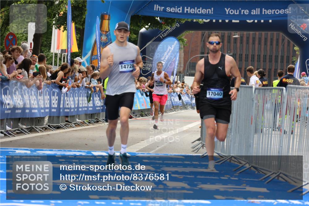 29.06.2025 - hella hamburg halbmarathon Strokosch-Dieckow http://msf.ph/oto/8376581 29.06.2025 10:26:26 Ziel 7380, 14728, 17040 meine-sportfotos.de