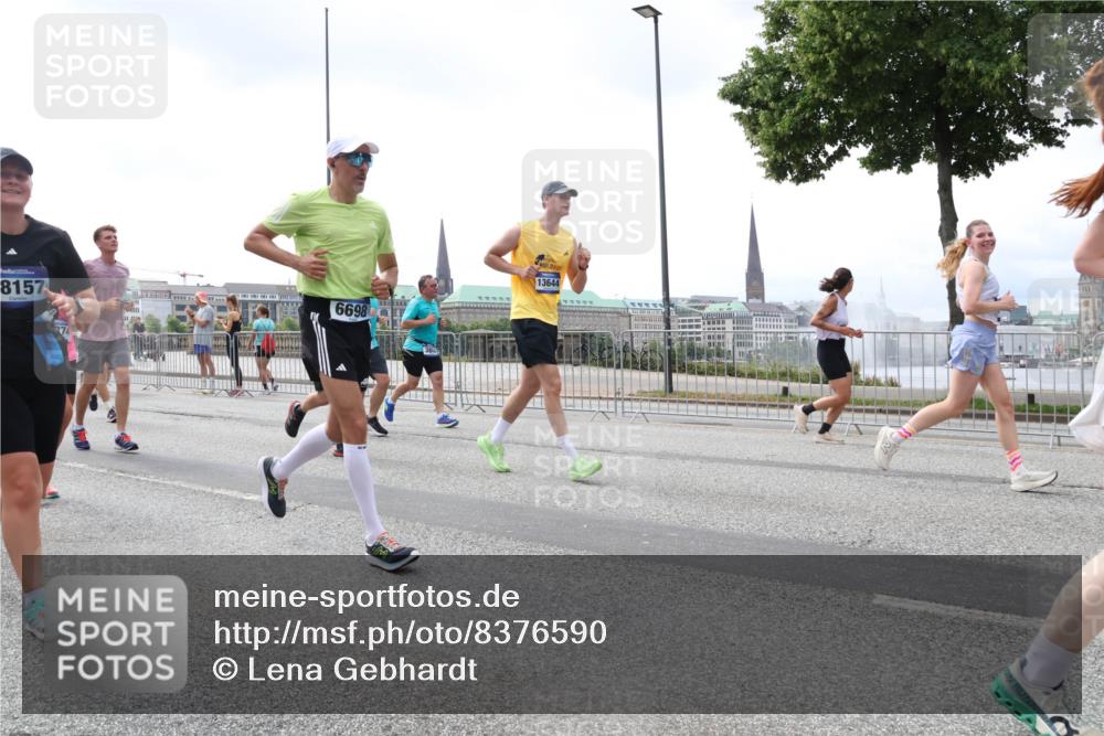 29.06.2025 - hella hamburg halbmarathon Lena Gebhardt http://msf.ph/oto/8376590 29.06.2025 10:40:01 Lombardsbrücke 8157, 8699, 13644, 1018, 1037, 1058, 1076, 1291, 1586, 1691, 1899, 2019, 2109, 2254, 2313, 2515, 2572, 2578, 2866, 2888, 2976, 3046, 3237, 3515, 3607, 3808, 3882, 3883, 3884, 4173, 4271, 4298, 4471, 4609, 4752, 4756, 5045, 5113, 5229, 5263, 5351, 5352, 5654, 5701, 5877, 5901, 6097, 6427, 6428, 6548, 6673, 6698, 6719, 6726, 6739, 6750, 6866, 6876, 6890, 6920, 7045, 7053, 7108, 7125, 7174, 7199, 7429, 7455, 7456, 7675, 7850, 8107, 8612, 9747, 9777, 10441 meine-sportfotos.de