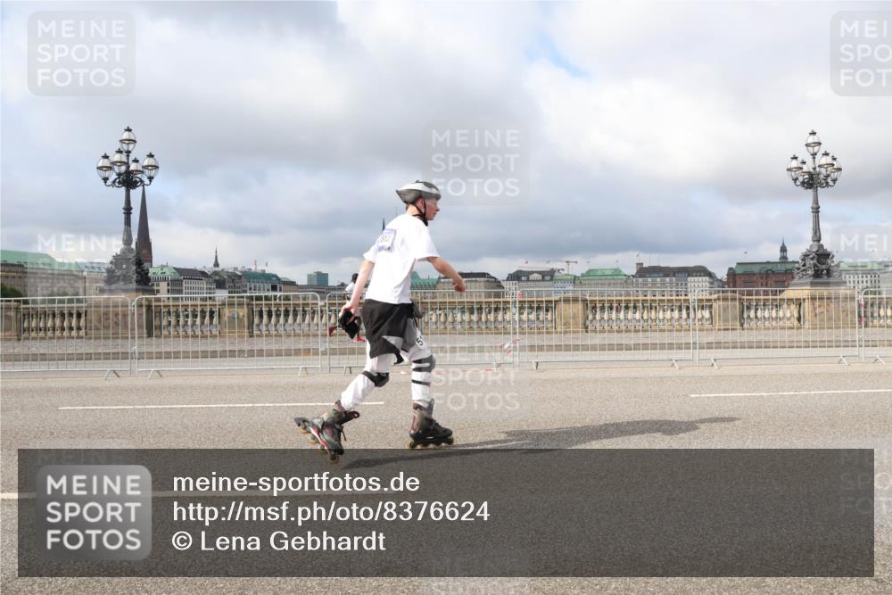 29.06.2025 - hella hamburg halbmarathon Lena Gebhardt http://msf.ph/oto/8376624 29.06.2025 09:13:11 Lombardsbrücke  meine-sportfotos.de