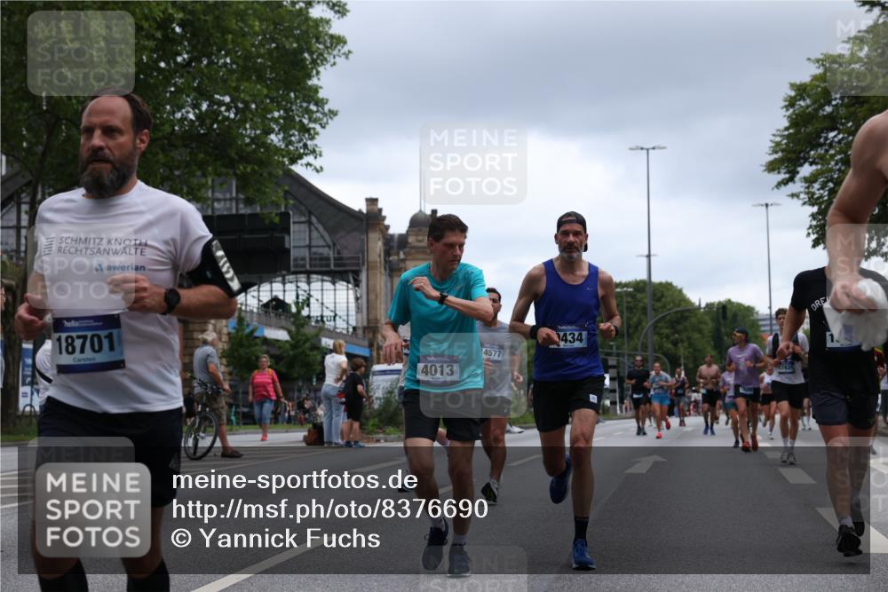 29.06.2025 - hella hamburg halbmarathon Yannick Fuchs http://msf.ph/oto/8376690 29.06.2025 10:54:23 20KM 1681, 2011, 2091, 2167, 2363, 2730, 4013, 6309, 7065, 8003, 8191, 8421, 8422, 8509, 8923, 9006, 9434, 10576, 11041, 11366, 11753, 11937, 12491, 13488, 13589, 14224, 14429, 14577, 15344, 15901, 16439, 17491, 17825, 17899, 18029, 18063, 18254, 18701, 19159, 19246 meine-sportfotos.de